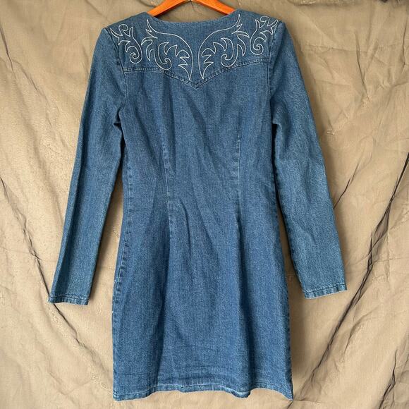 Avec Les Filles Denim Western Embroidered Snap Button Dress Size 4 - Picture 8 of 11